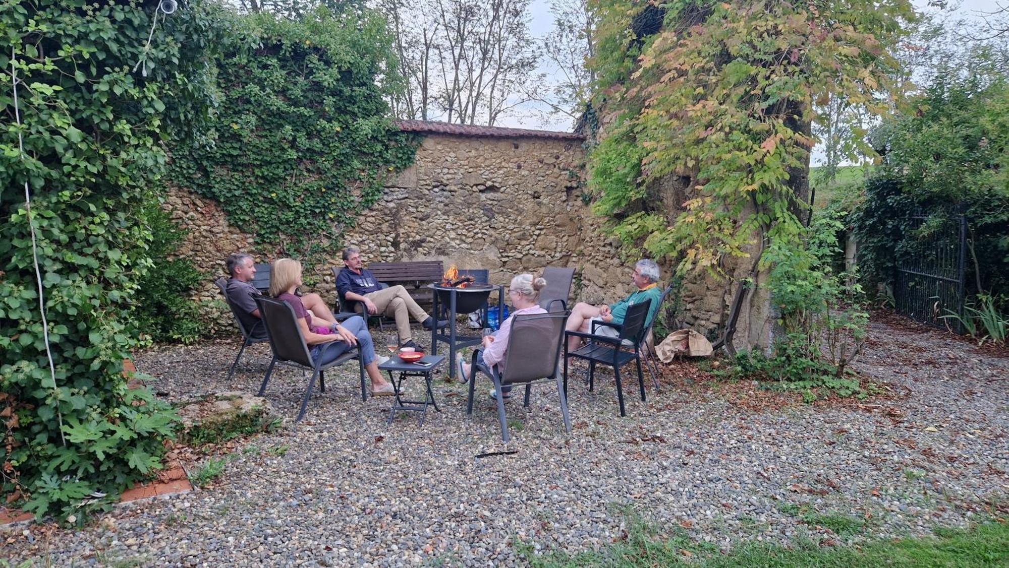 Appartement Le Peyroutet à Cazaux-Villecomtal Extérieur photo